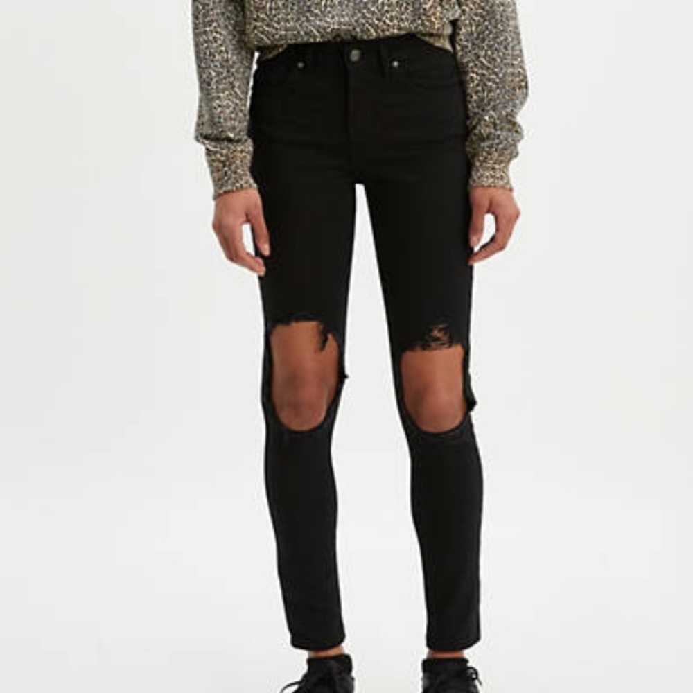 Levi’s Distressed Skinny Jeans